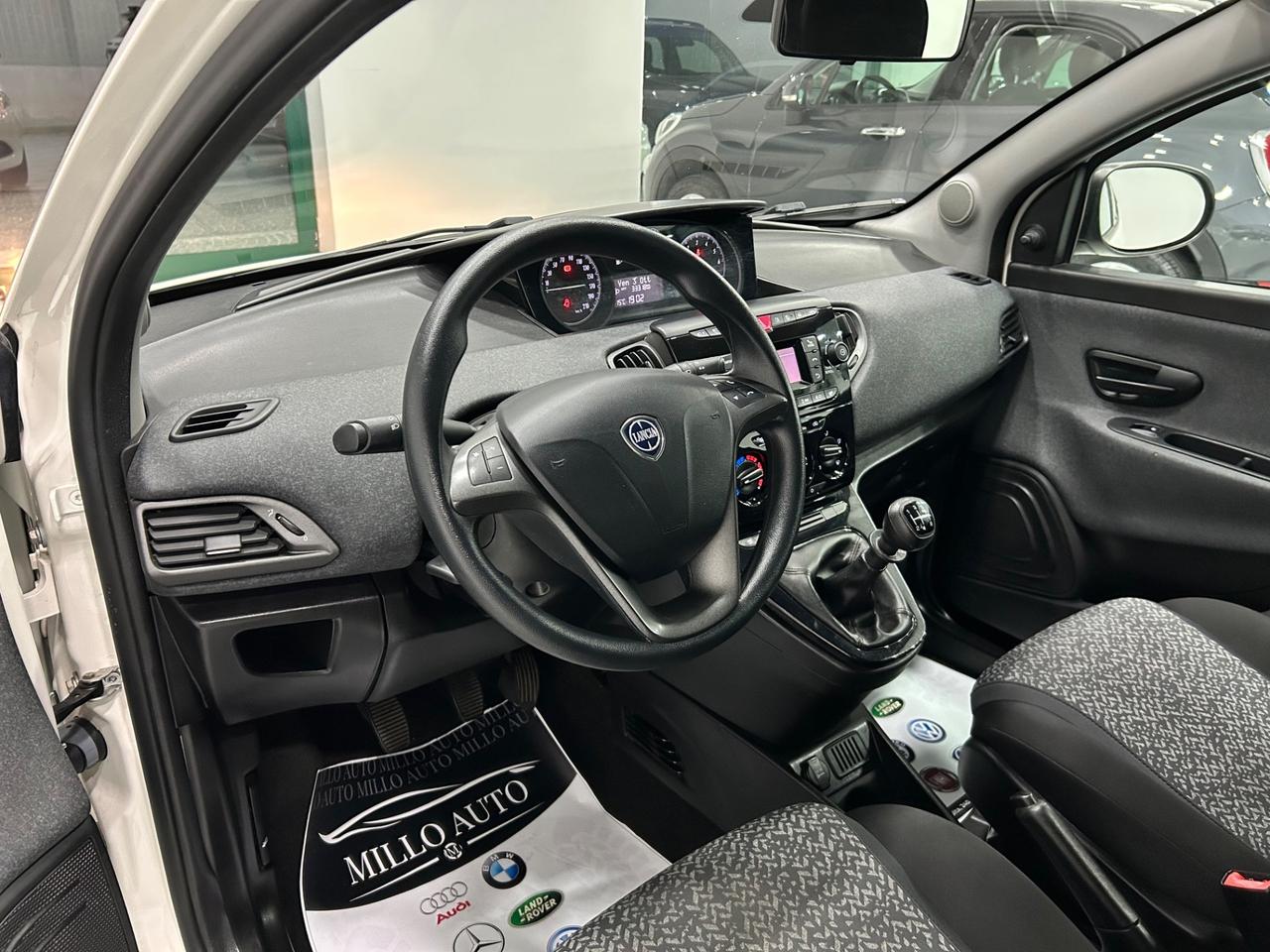 Lancia Ypsilon 1.2 69 CV Elefantino Blu 33.000KM