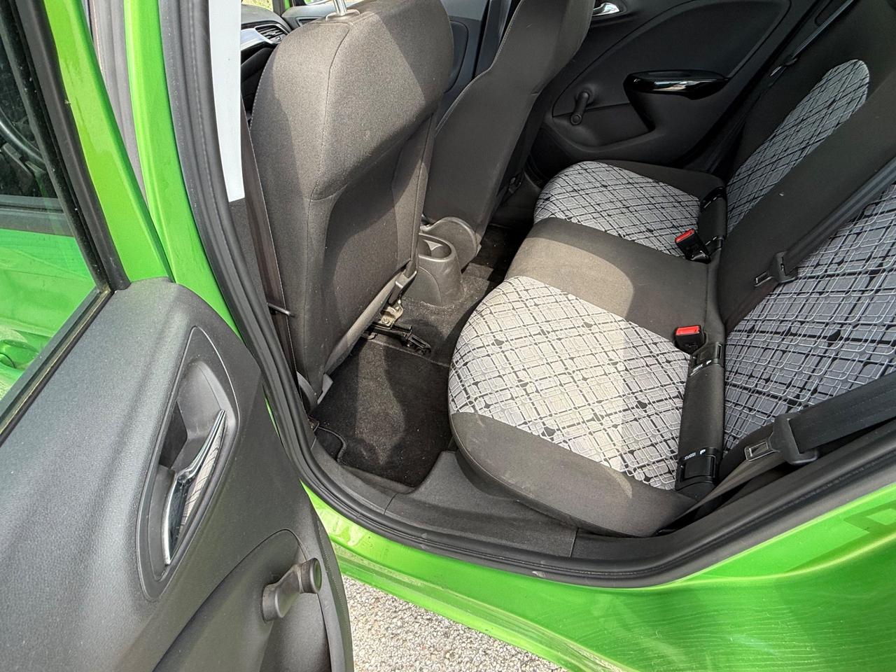 Opel Corsa 1.4 90CV Coupé b-Color