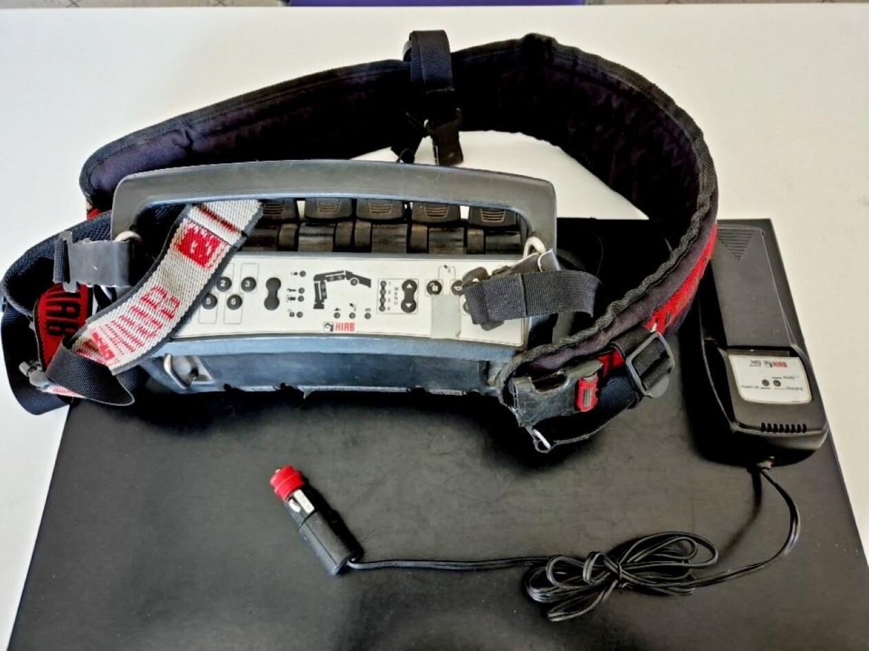 MAN 13 284 cassone e gru scarrabili con Radiocomando