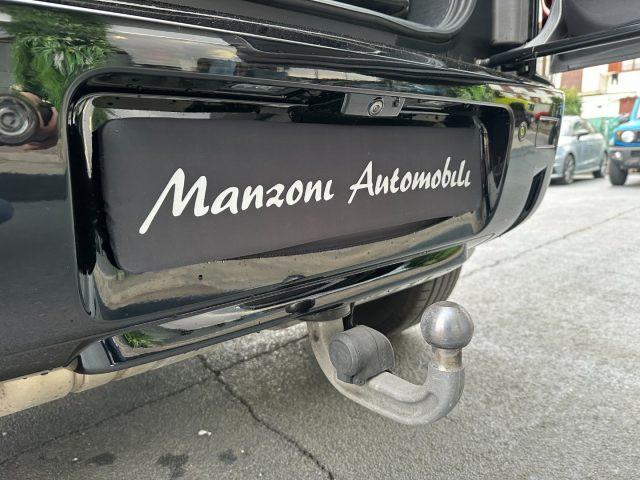 LAND ROVER Defender 90 3.0D I6 200 CV AWD Auto S BLACK PACK