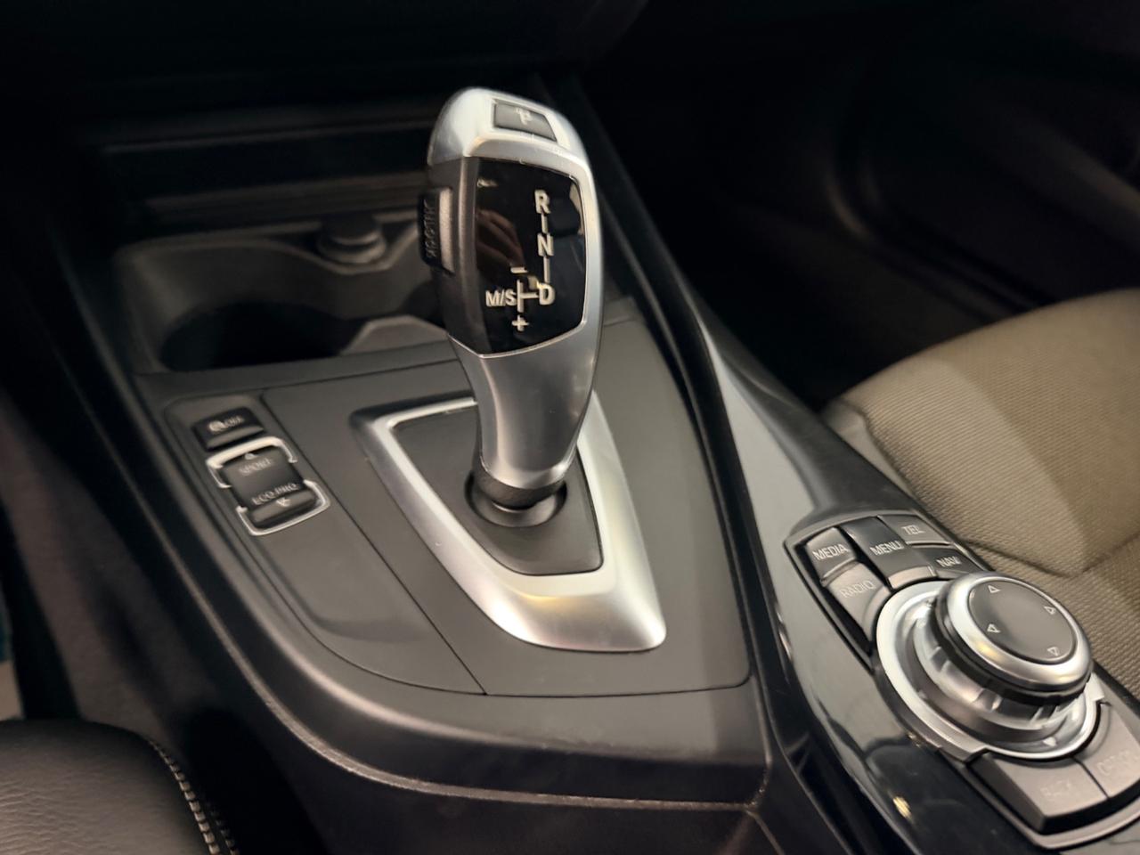 Bmw 116 116d 5p. Urban