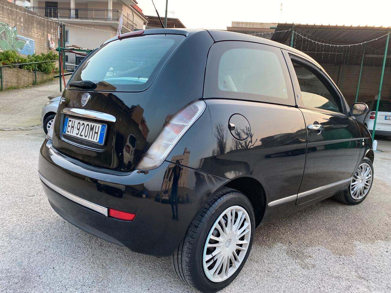 Lancia Ypsilon 1.3 MJT 75 CV restyling full opt 2011