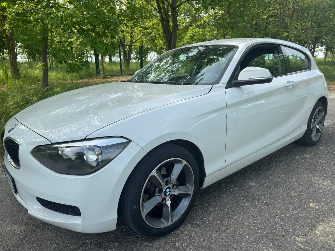 Bmw 114 114i 5p. Unique