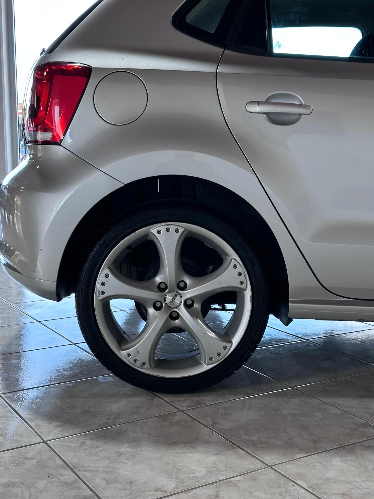 VOLKSWAGEN POLO 1.2 TDI DPF 5 p. COMFORTLINE 2011 OK NEOPATENTATI