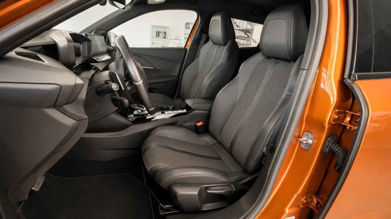 Peugeot 2008 BlueHDi 130 S&S EAT8 GT Line