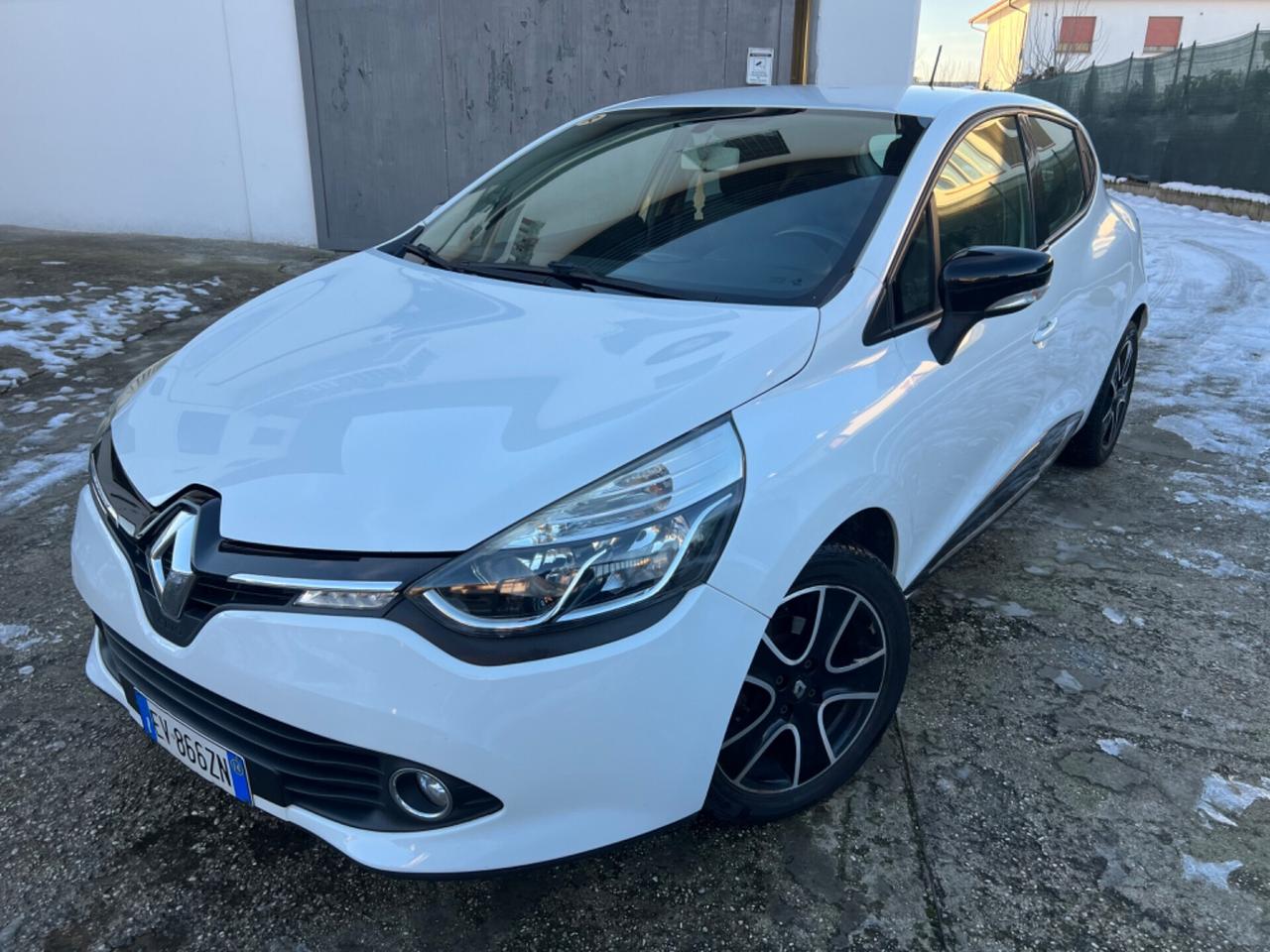 RENAULT CLIO 1.5 DIESEL EURO 5B OTTIMA NEOPATENTATI