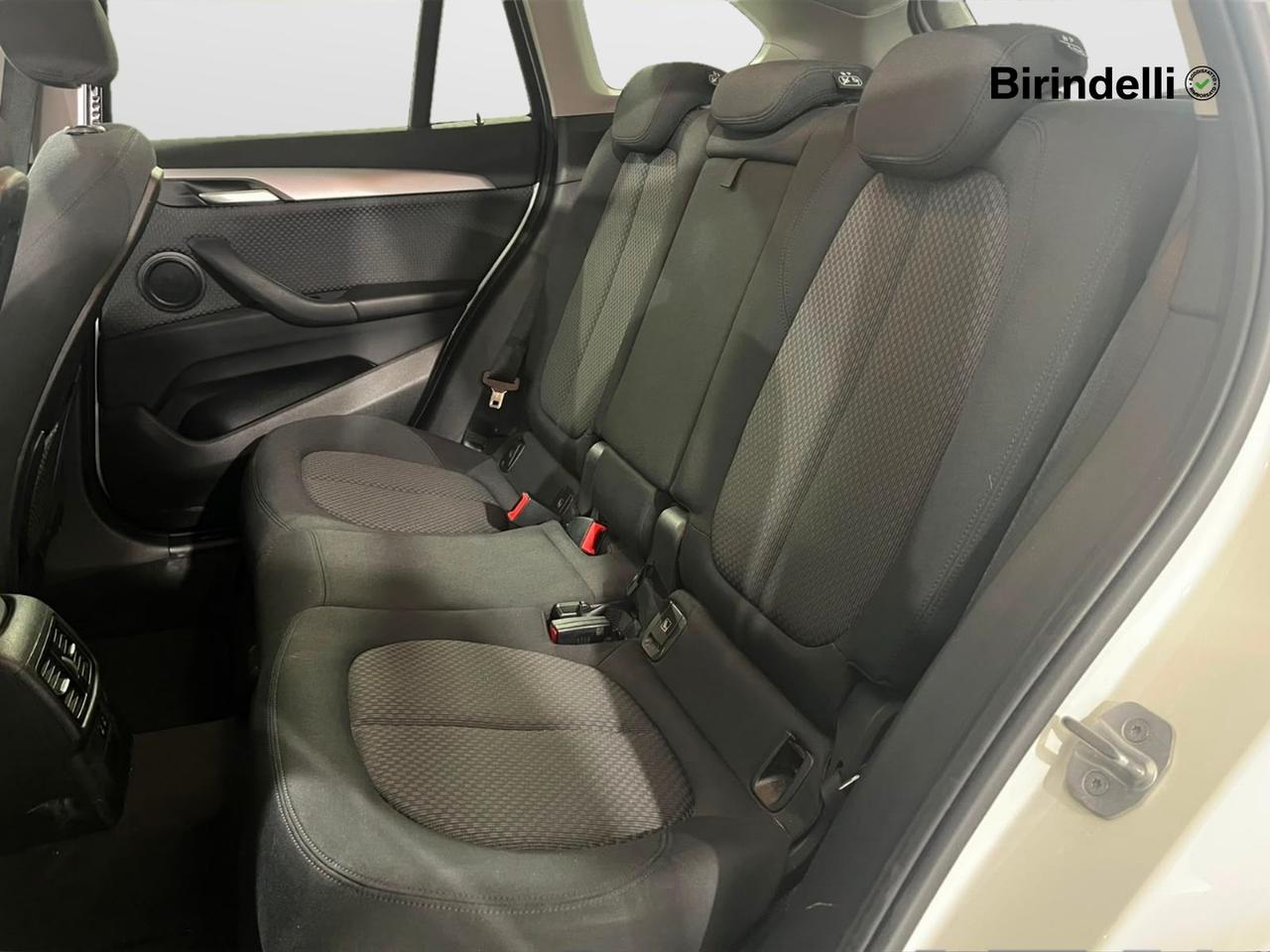 BMW X1 (F48) - X1 sDrive18d Business Advantage