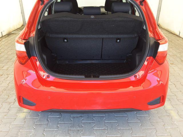TOYOTA Yaris 1.5 Hybrid 5 porte Business