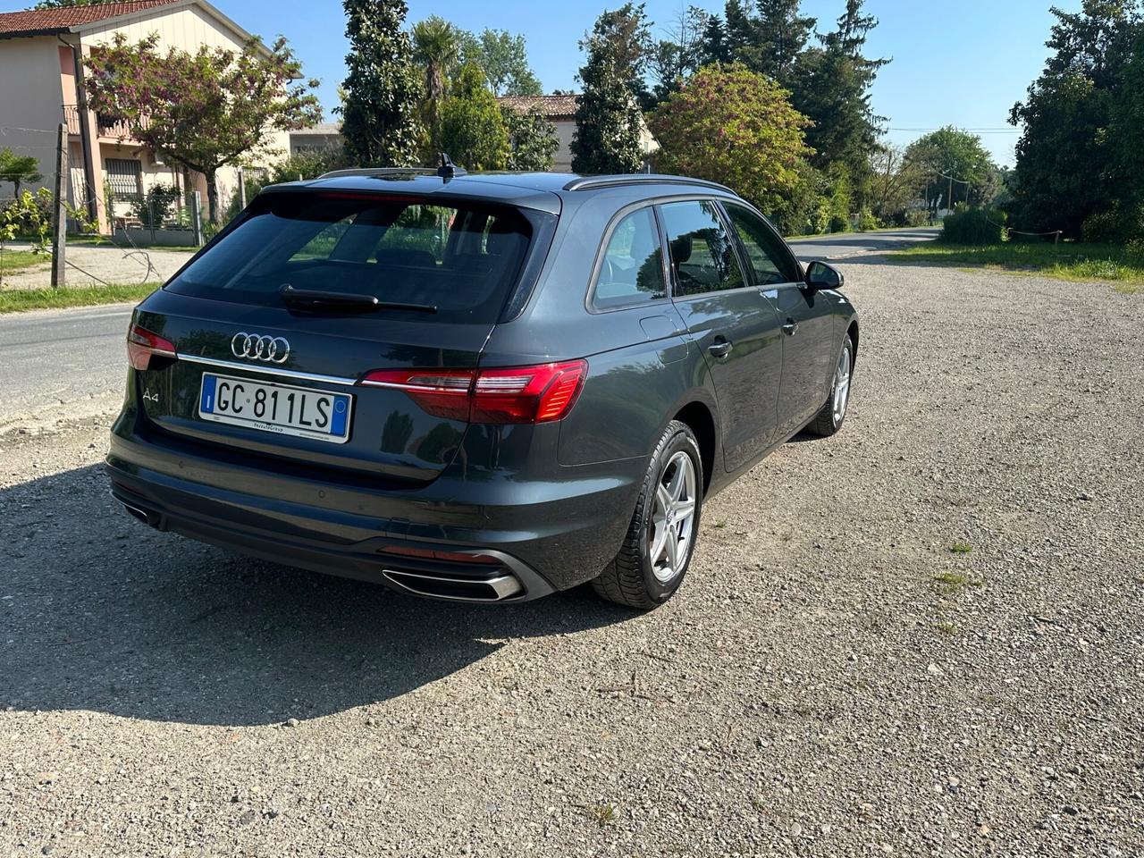 Audi A4 Avant 40 TDI quattro S tronic Business Advanced