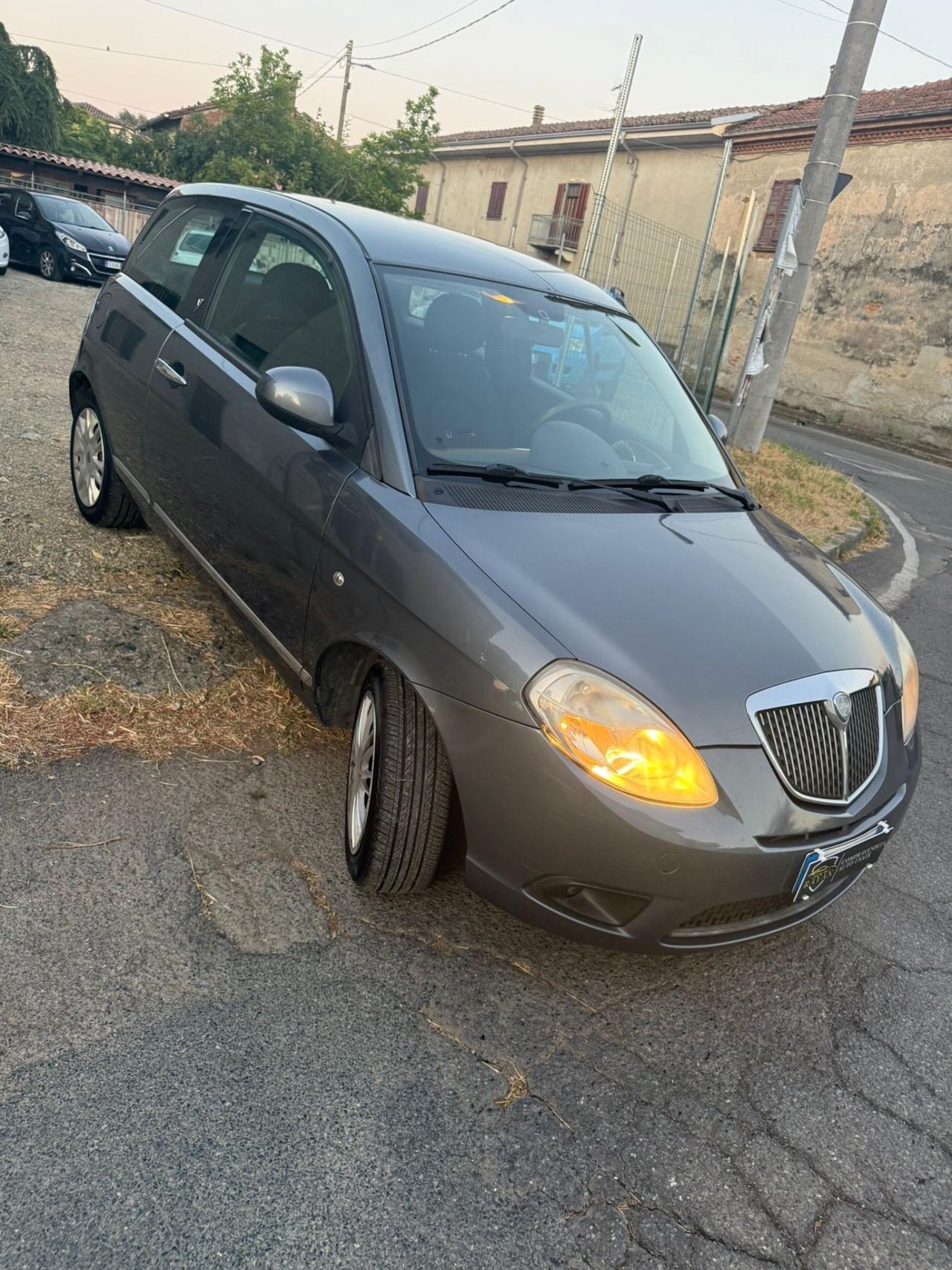 LANCIA YPSILON 1.2 BENZINA NEOPATENTATI
