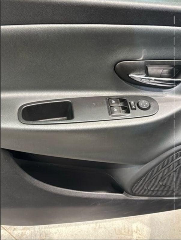 Lancia Ypsilon 1.3 MultiJet 95cv Silver