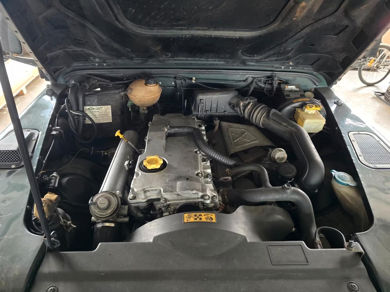 Land Rover Defender 90 2.5 Td5 SW 6 POSTI