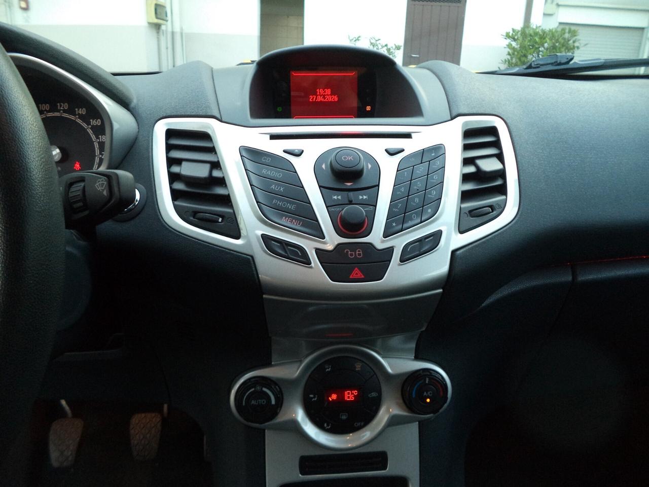 Ford Fiesta 1.4 5 porte Bz.- GPL Titanium AUTO DI PRIVATO IN CONTO VENDITA
