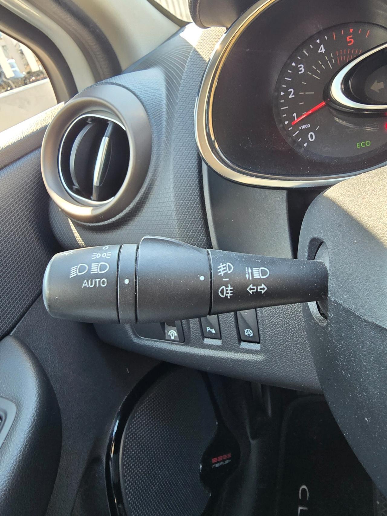 Renault Clio dCi 8V 75 CV Start&Stop 5 porte Energy Intens