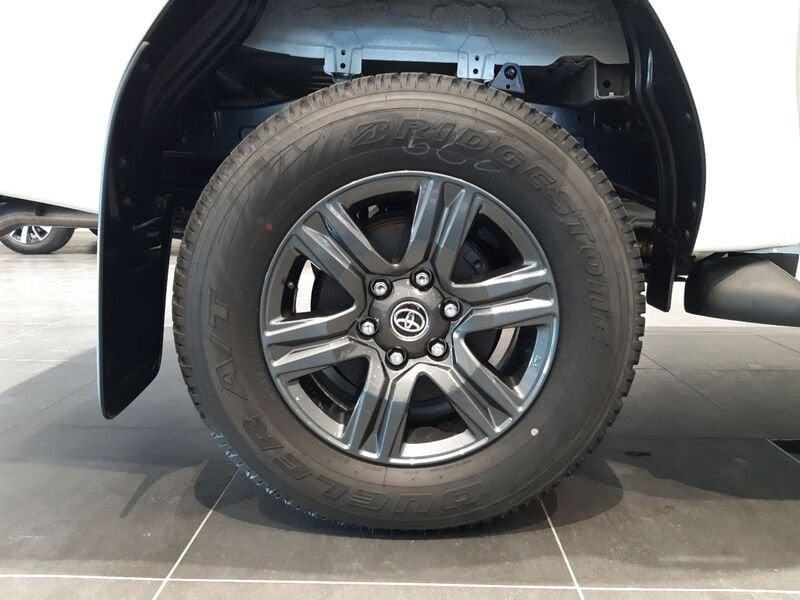 Toyota Hilux 2.4 D-4D A/T 4WD 4 porte Double Cab Lounge