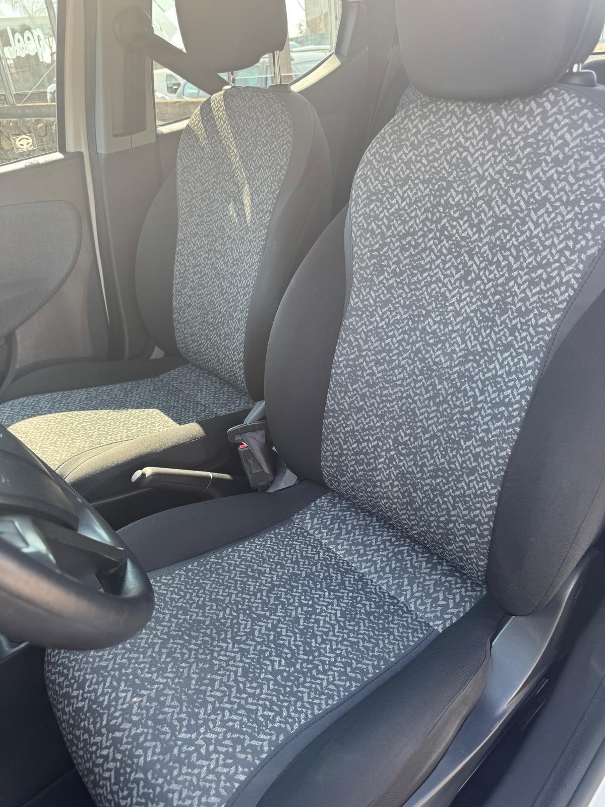 Lancia Ypsilon 1.0 FireFly 5 porte S&S Hybrid Alberta Ferretti