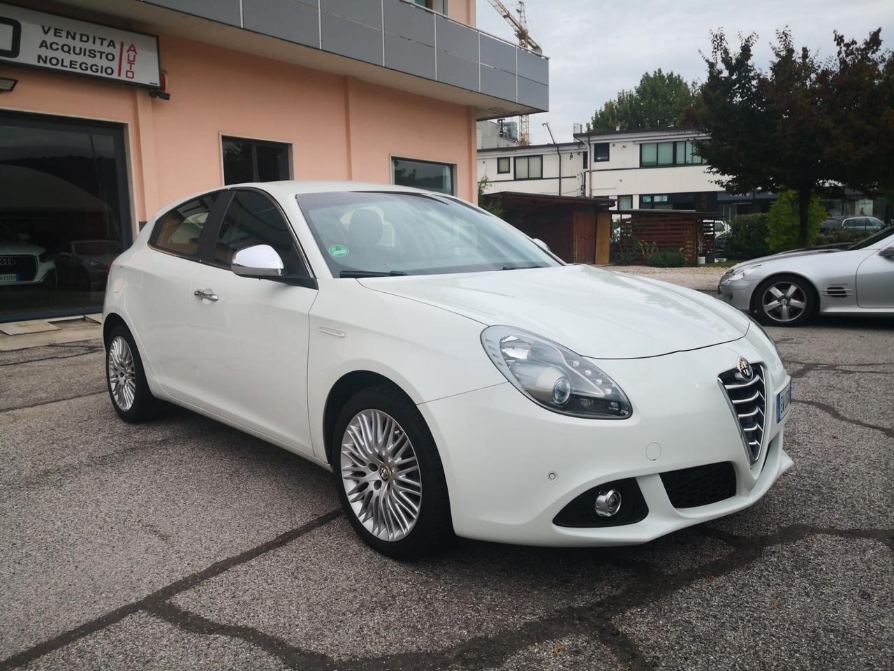 Alfa Romeo Giulietta 1.6 JTDm-2 105 CV ***SENSORI PARK***PELLE/TESSUTO***