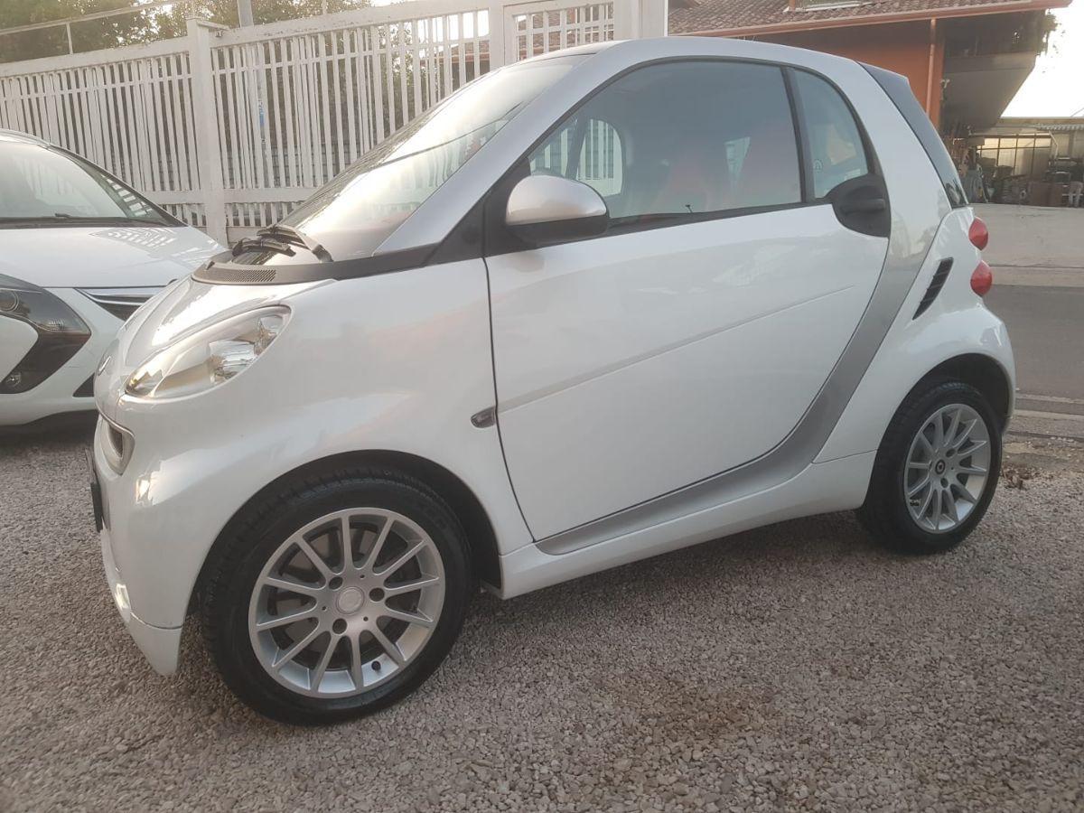 SMART - Fortwo - 52 kW MHD coupé White Tailor Made