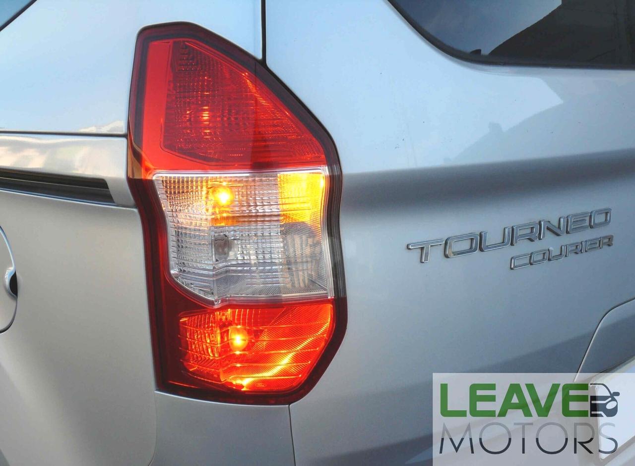 Ford Tourneo Courier 1.6 TDCI (M1247)