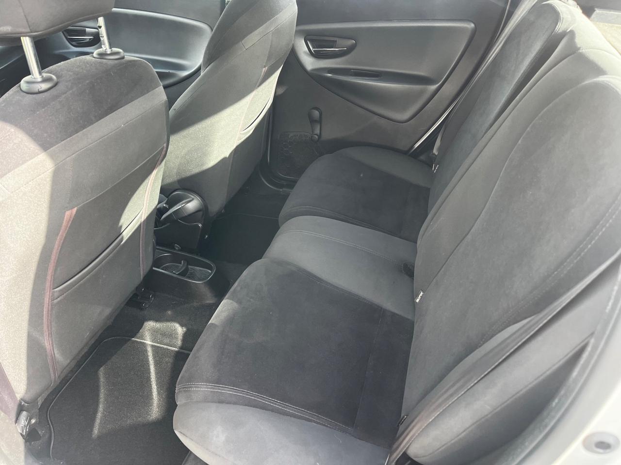 Lancia Ypsilon 1.2 69 CV 5 porte GPL Ecochic Platinum