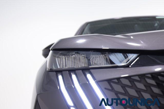 PEUGEOT 3008 HYBRID 136 E-DCS6 ALLURE FARI LED