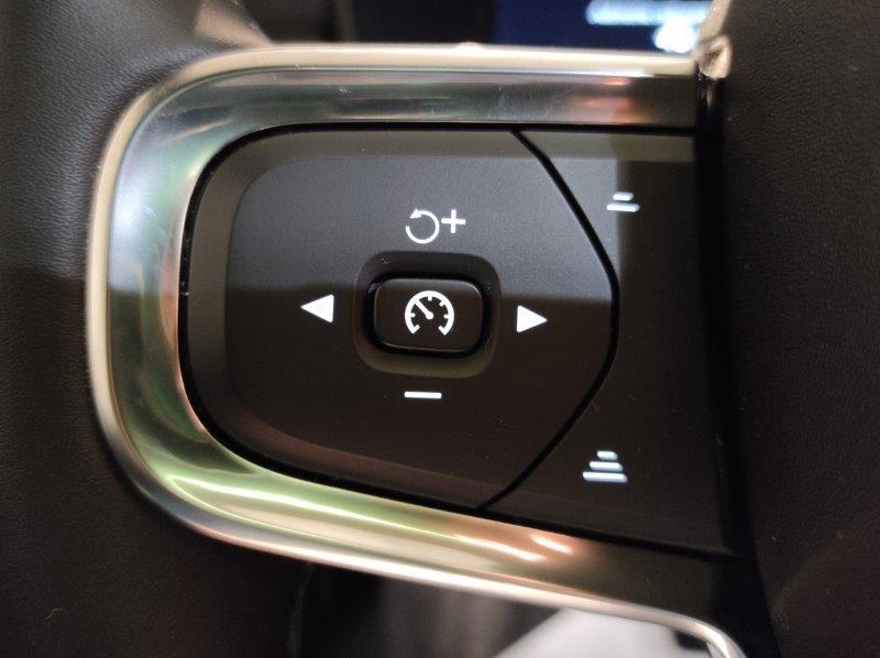 VOLVO XC40 (2017-->) - XC40 B3 automatico Core