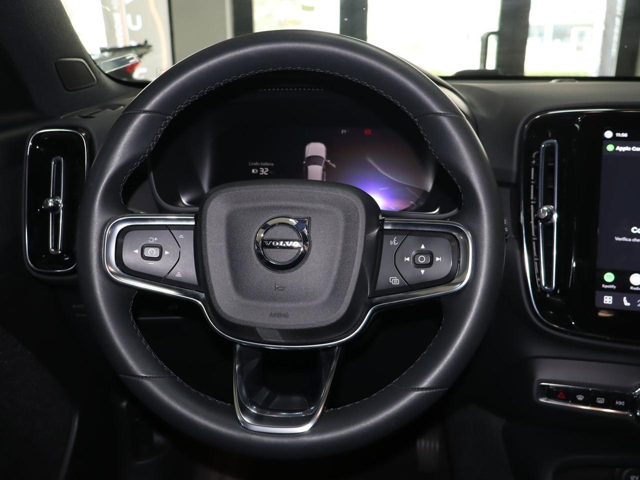 Volvo XC40 Core Recharge Pure #50780