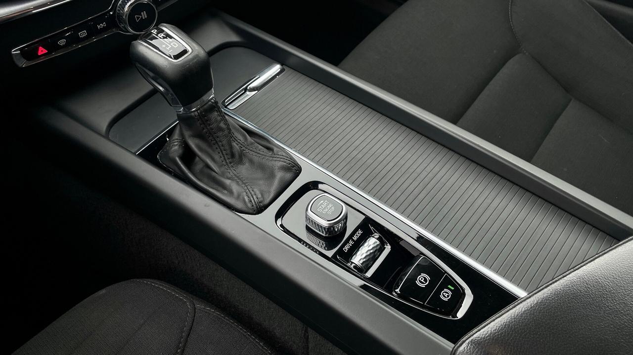 VOLVO XC60 D4 2.0 GEARTRONIC INSCRIPTION 190CV - FULL LED, VIRTUAL COCKPIT, CARPLAY