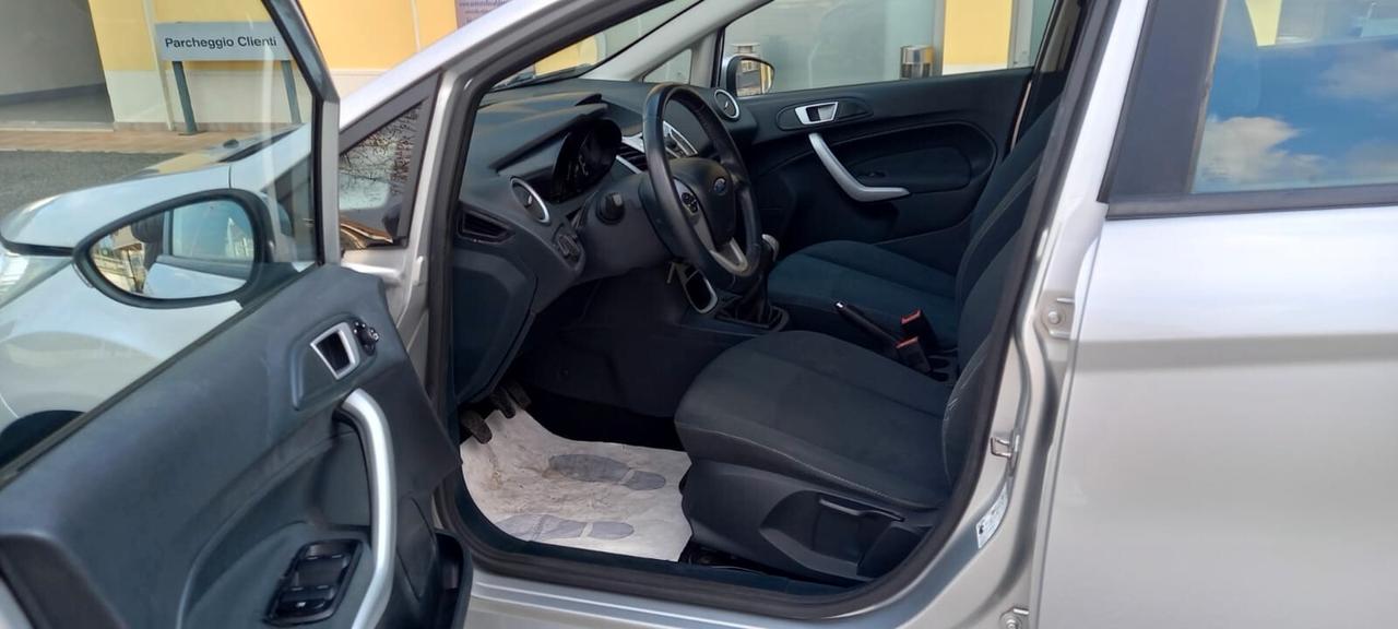Ford Fiesta Modello Titanium cc. 1.250 Benzina 5 Porte 5 Posti SOLO 58.240 KM. Utilizzabile anche dai Neopatentati.