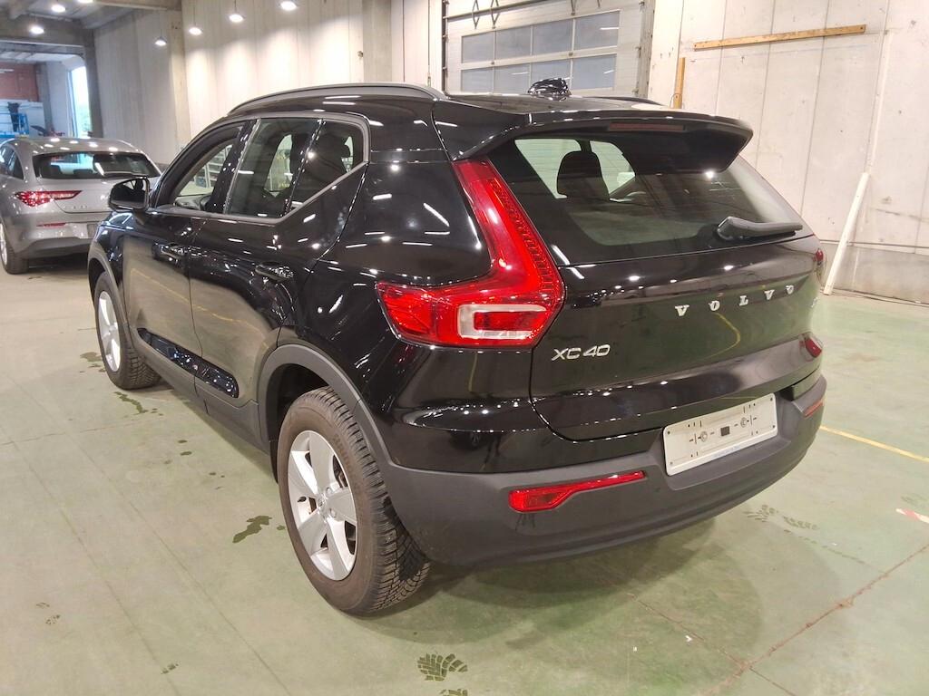 VOLVO XC40 2.0D D3 150CV 6M. MOMENTUM CORE ( FARI LED - COCKPIT - CRUISE - NAVI - SENSORI POST. )