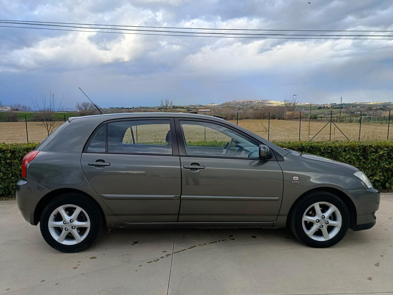 Toyota Corolla 1.6 16V 5 porte