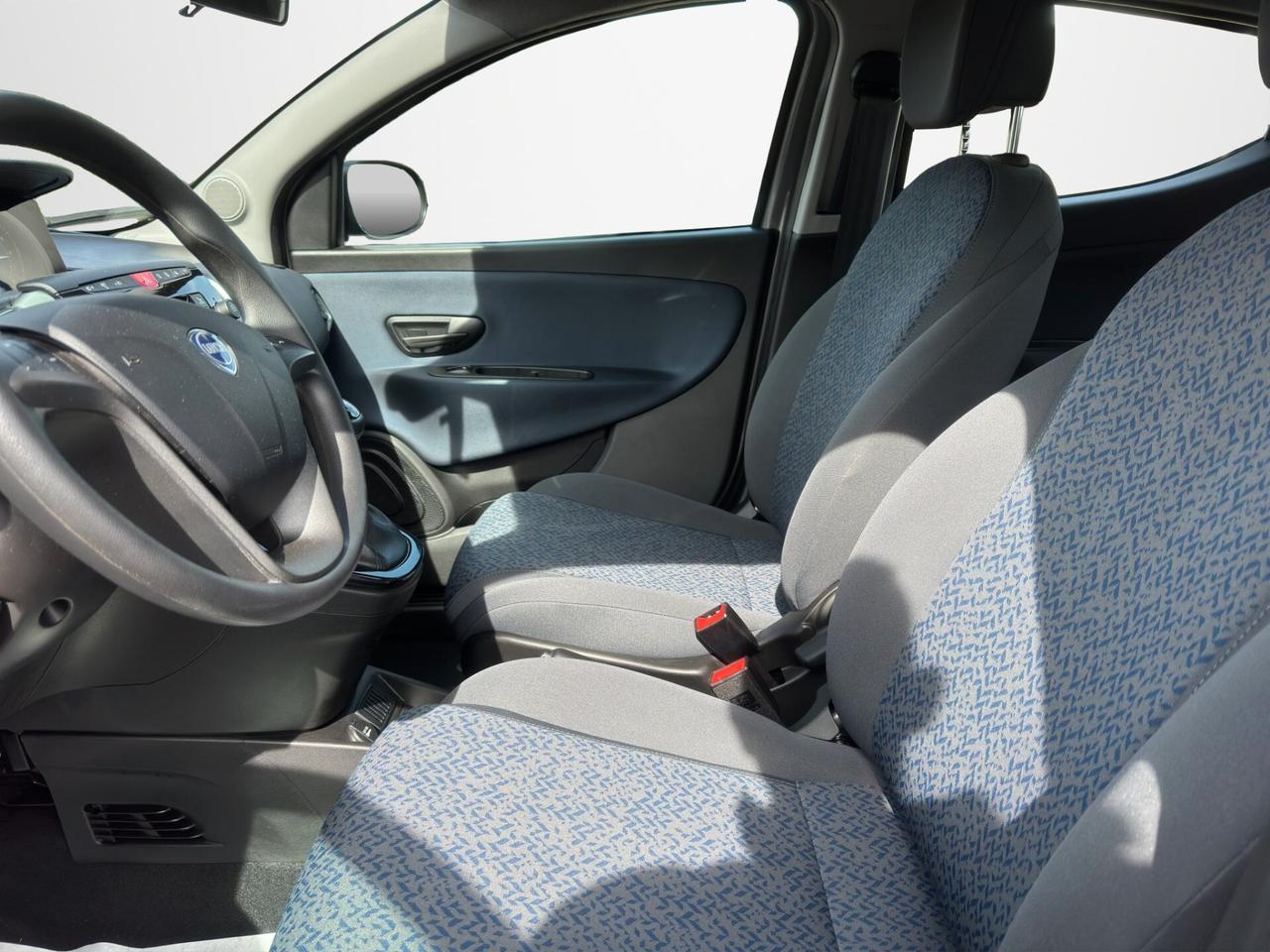 Lancia Ypsilon 1.0 FireFly 5 porte S&S Hybrid Oro