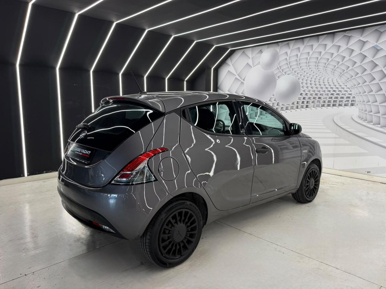 Lancia Ypsilon 1.0 HYBRID-LOUNGE-69CV-NEOPATENTATO-KM CERTIFICATI-12 MESI GARANZIA-PERMUTE