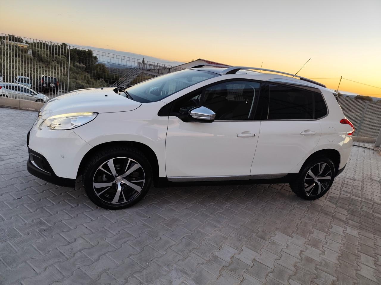 Peugeot 2008 BlueHDi 100 Allure