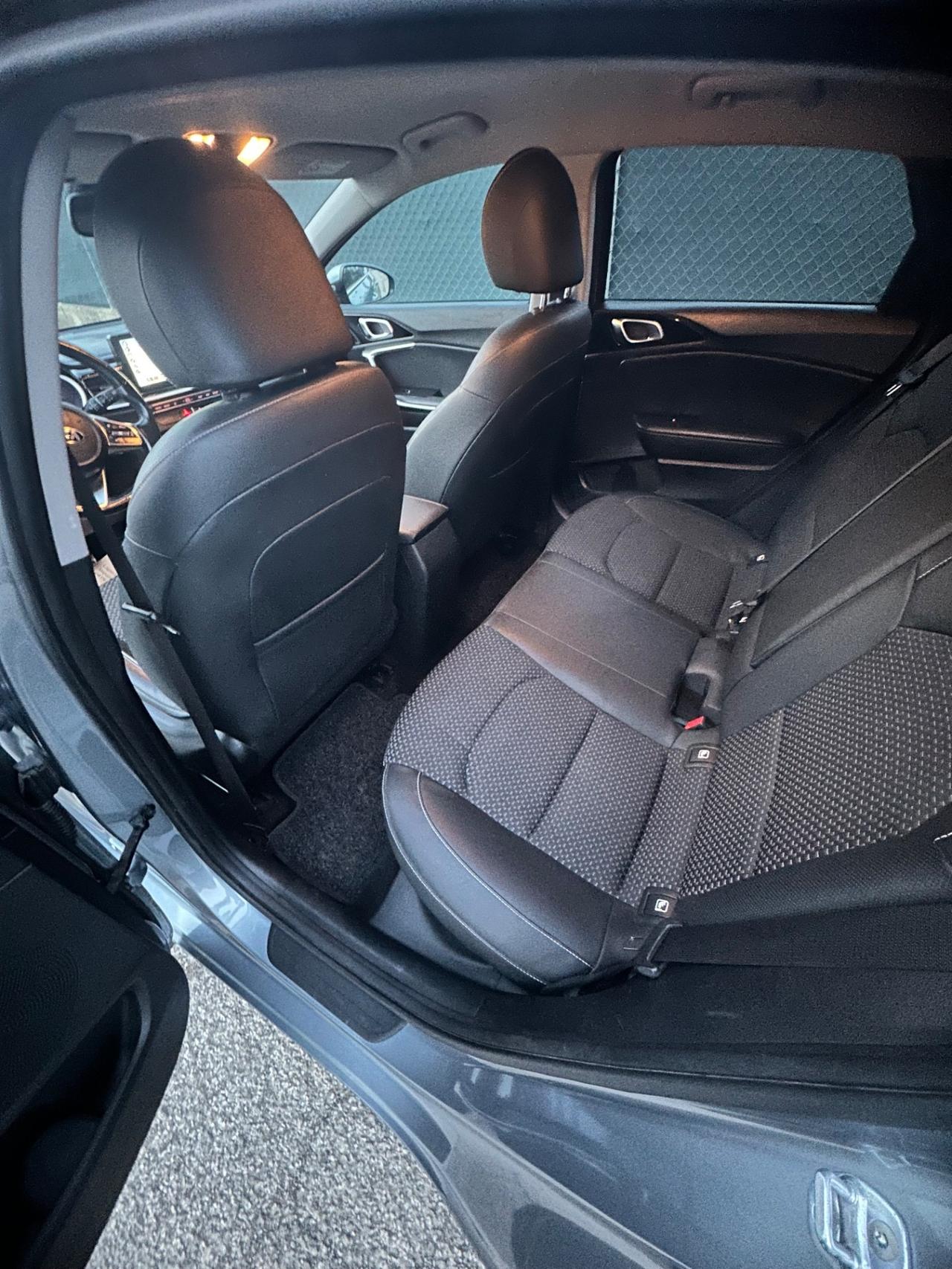 Kia Ceed 1.6 CRDi 136 CV 5p. Evolution