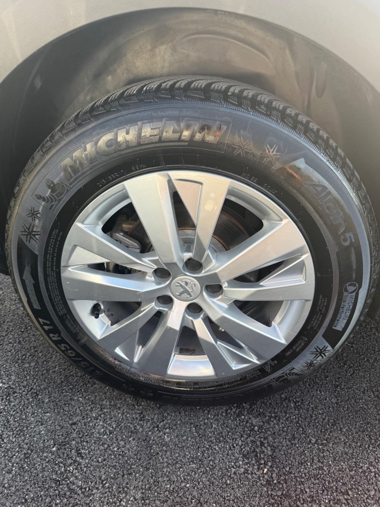 Peugeot 3008 BlueHDi 130 S&S EAT8 Active Pack
