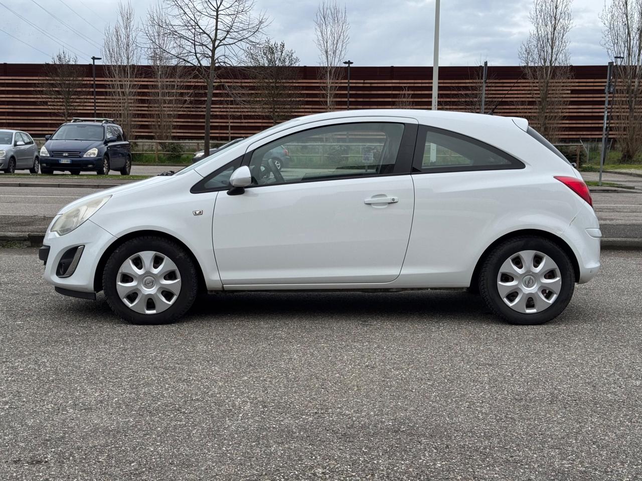 Opel Corsa 1.2 85CV 3 porte GPL-TECH b-color 2013