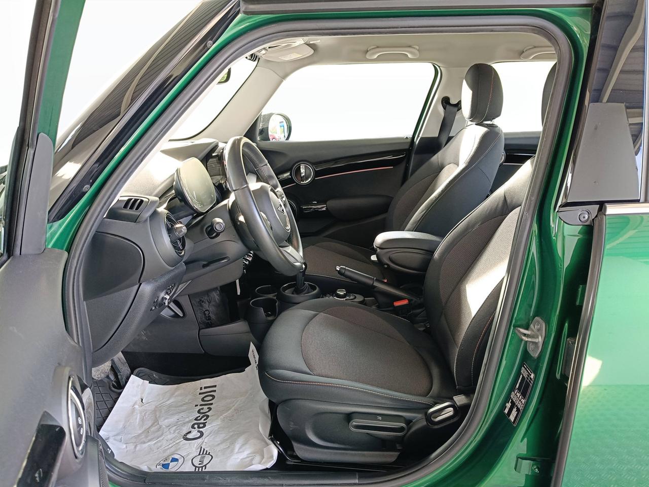 MINI Mini IV F55 2021 5p - Mini 5p 1.5 Cooper Classic auto