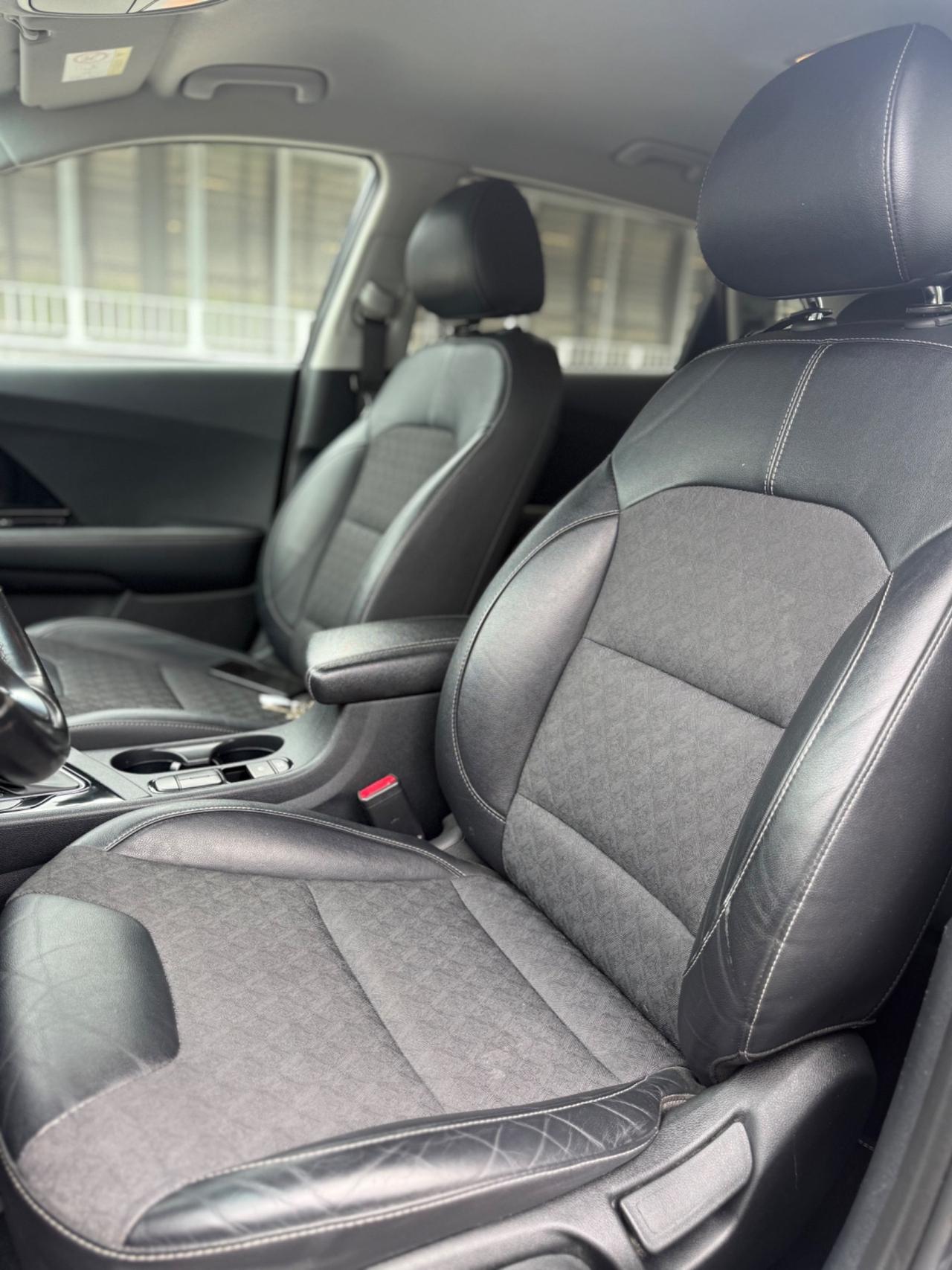 Kia Niro 1.6 GDi DCT HEV Urban