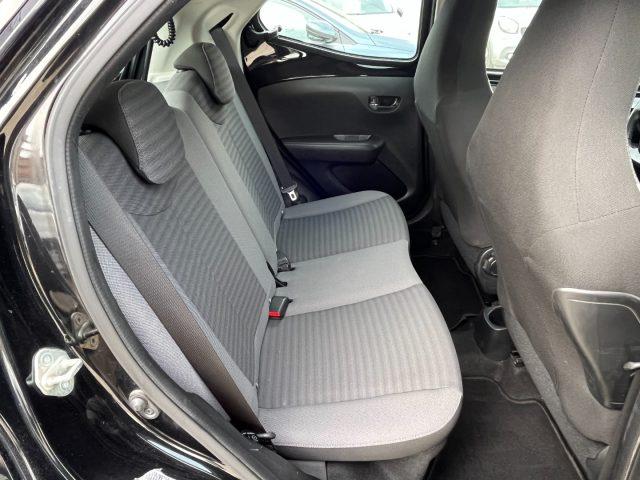 TOYOTA Aygo Connect 1.0 VVT-i 72 CV 5 porte x-play