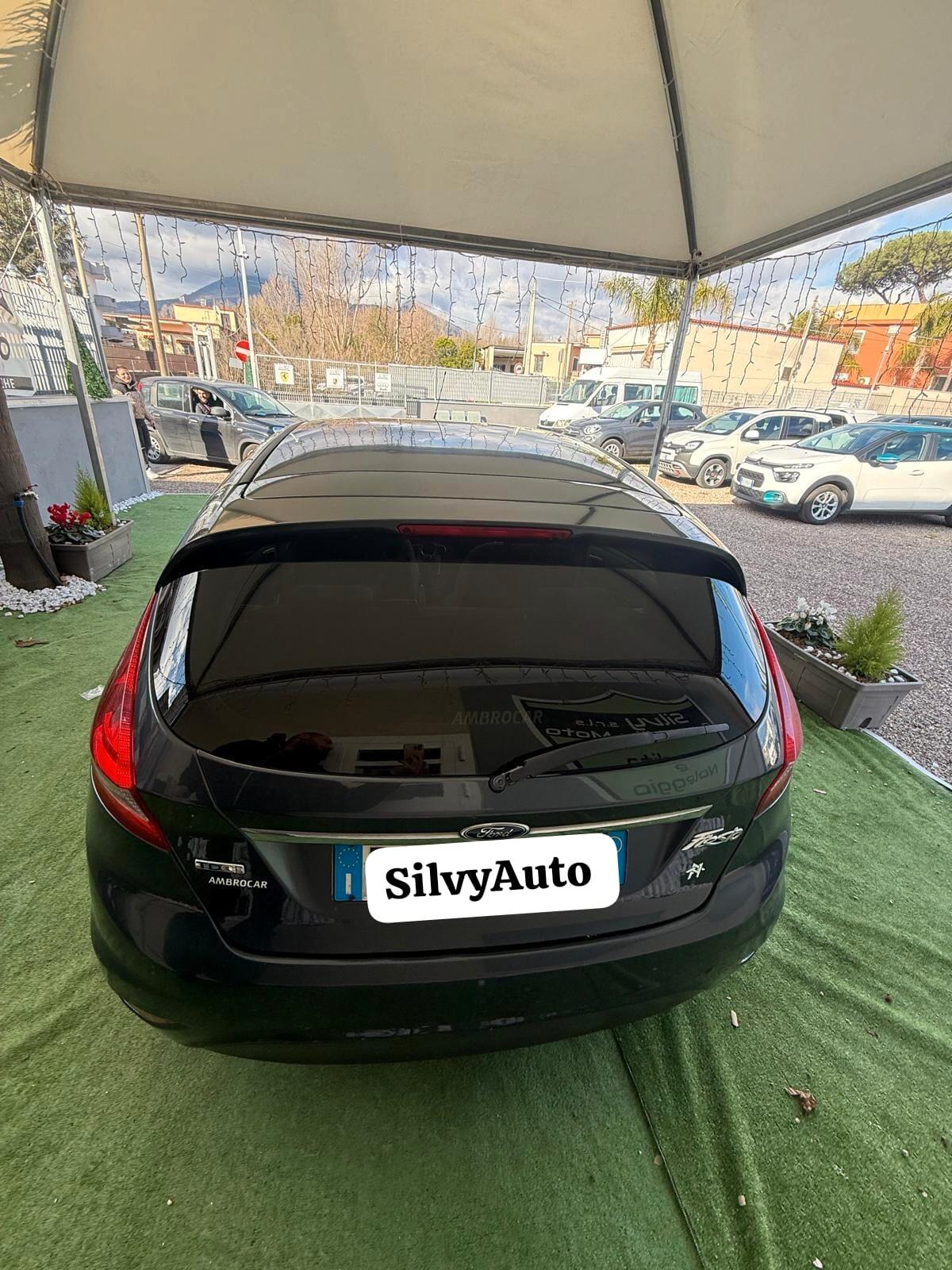 Ford Fiesta 1.4 TDCi 68CV 5 porte Titanium