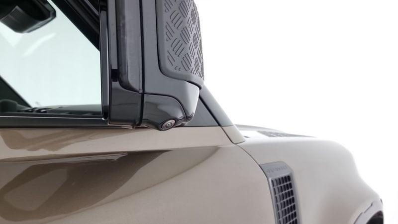 Land Rover Defender 110 3.0D I6 250 CV AWD Auto X-Dynamic SE