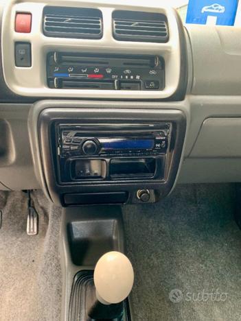 SUZUKI Jimny 1.3i 16V cat 4WD JLX