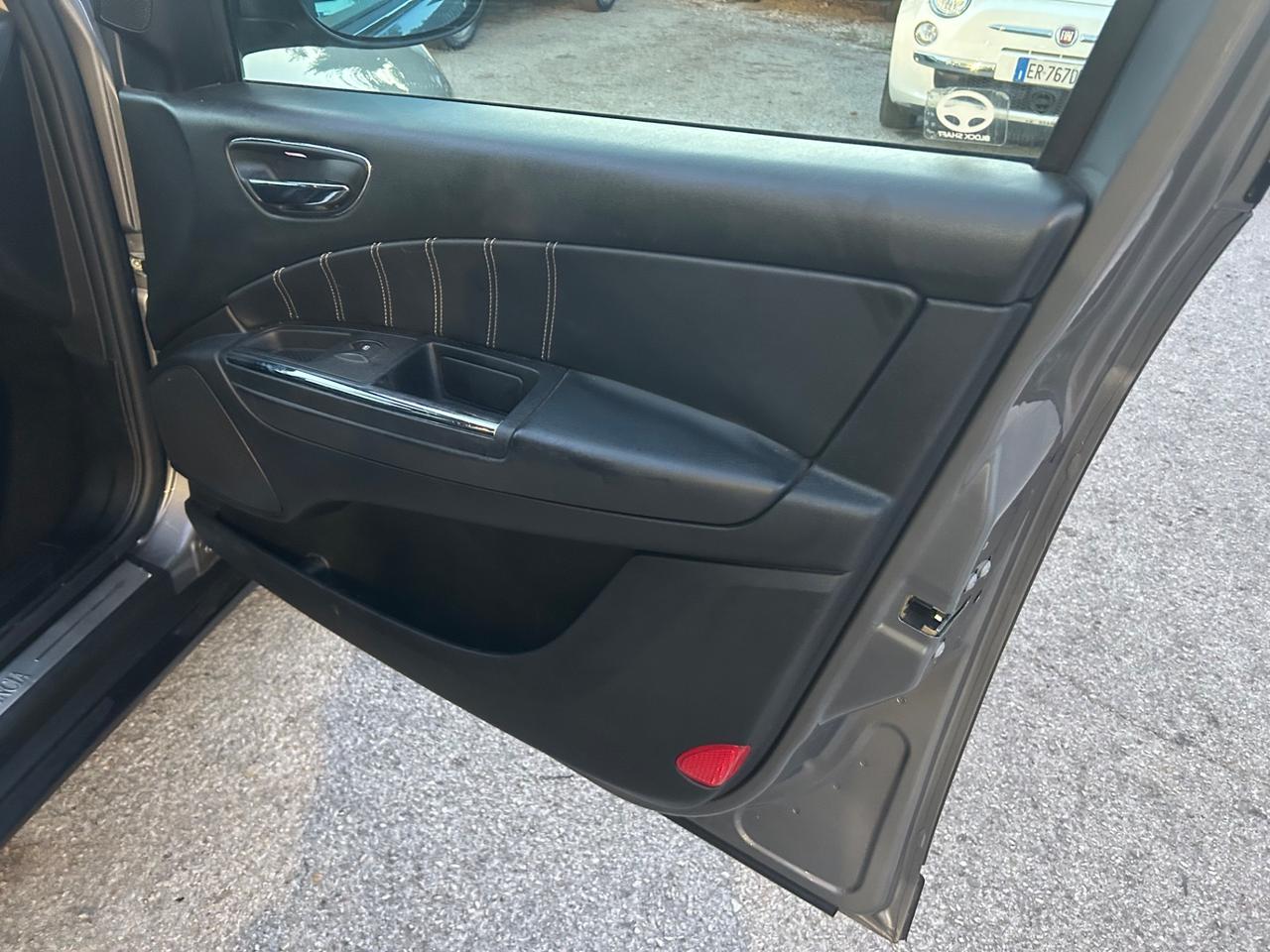 Lancia Delta 2.0 MJT DPF Platinum 165CV