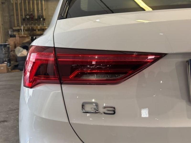 Audi Q3 35 1.5 TFSI BUSINESS ADVANCED S-TRONIC