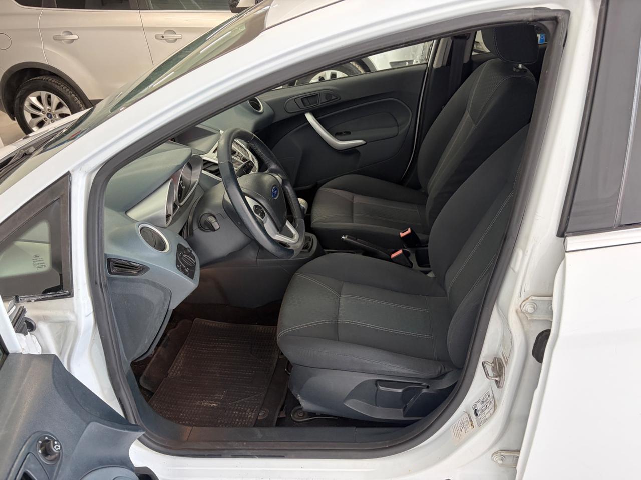 Ford Fiesta 1.4 TDCi 68CV 5 porte Titanium Perfetta !