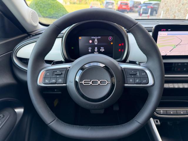 FIAT 600 HYBRID 145CV DCT MHEV+NAVI+RCAM+2PDC+LED
