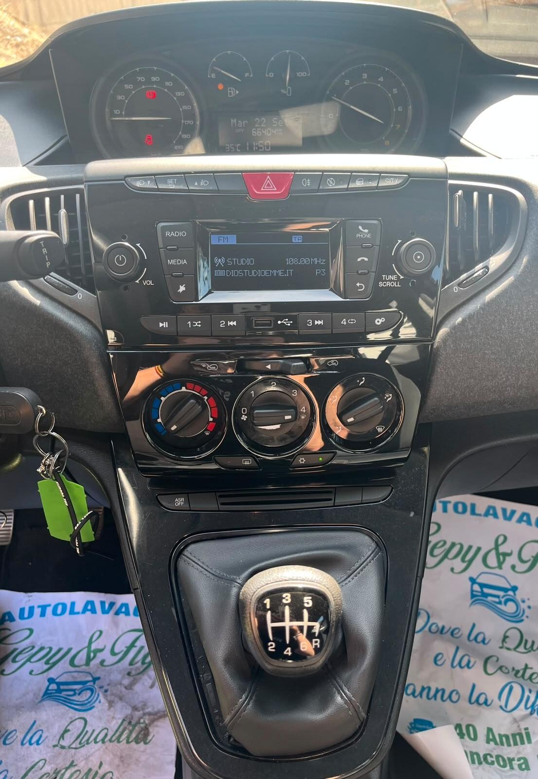 Lancia Ypsilon 1.0 FireFly 5 porte S&S Hybrid Alberta Ferretti