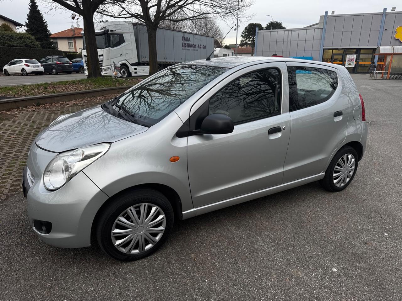 Suzuki Alto 1.0 con 77000km neopatentati
