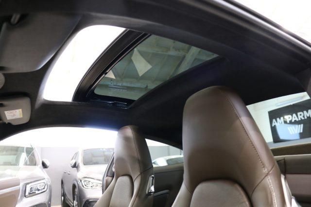 PORSCHE 911 3.0 Carrera 4 Coupé